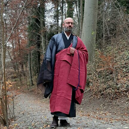 Asche verstreuen im Bachtobel - Feldmeilen Herrliberg - Trauerredner - Zen Meister Reding