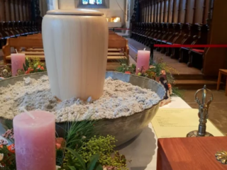 Geistliche und Spirituelle Abschiedsfeier mit Trauerredner - Zen Vater Meister Reding