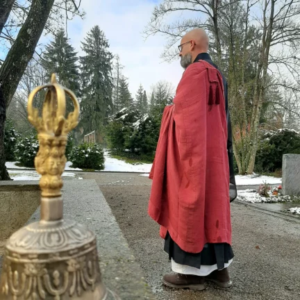 Zeremonielle Abschiedsfeier mit Trauerredner - Zen Meister Vater Reding