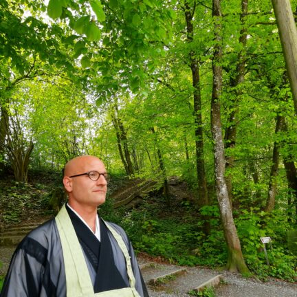 Trauerfeier in Zürich mit Trauerredner - Zen Meister Vater Reding