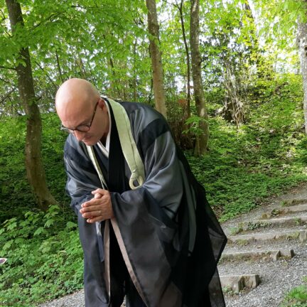 Trauerfeier in Zürich mit Trauerredner - Zen Meister Vater Reding
