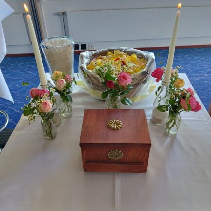 Phönix Ritual bei der Beerdigung - Weihrauch und Sandelholz