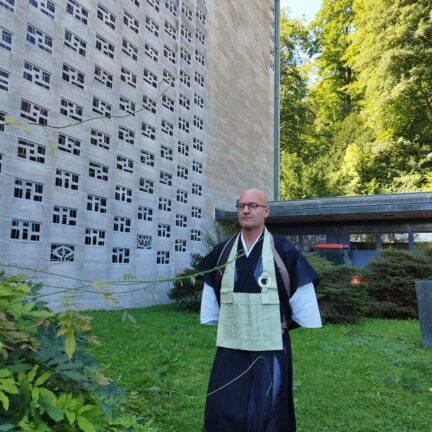 Buddhistische Beerdigung Schweiz mit Zen Meister Vater Reding