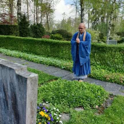 Gedenkzeremonie - 3 Jahre nach dem Todesfall - Abdankungsredner - Zen Meister Reding