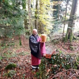 Trauergottesdienst - Würdevoll Abschiednehmen mit Vater Reding - Zen Meister