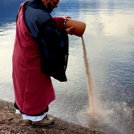 Asche verstreuen Walensee - Ostschweiz - Trauerredner Zen Meister Vater Reding