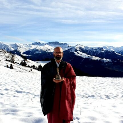 Asche verstreuen auf dem Berg - Abschiedsredner und Trauerredner - Zen Meister Vater Reding