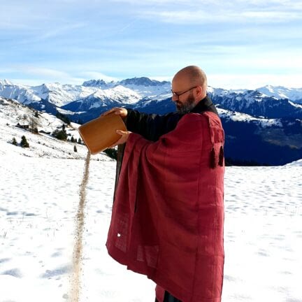 Asche verstreuen auf dem Berg - Abschiedsredner und Trauerredner - Zen Meister Vater Reding