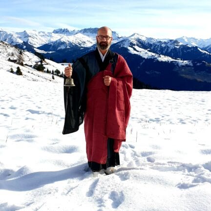 Asche verstreuen auf dem Berg - Abschiedsredner und Trauerredner - Zen Meister Vater Reding