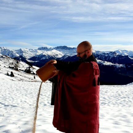 Asche verstreuen auf dem Berg - Abschiedsredner und Trauerredner - Zen Meister Vater Reding