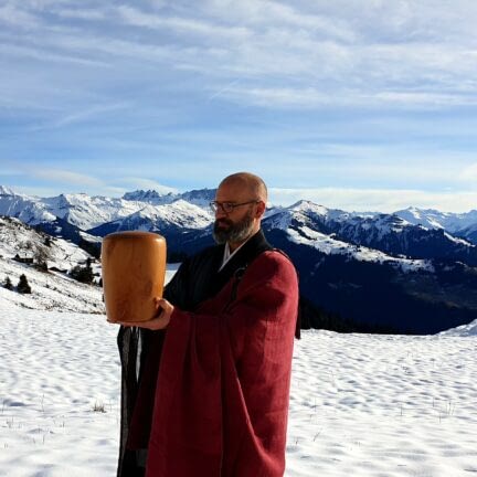 Asche verstreuen auf dem Berg - Abschiedsredner und Trauerredner - Zen Meister Vater Reding