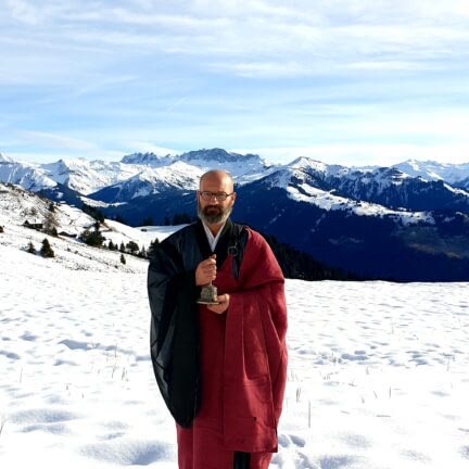 Asche verstreuen auf dem Berg - Abschiedsredner und Trauerredner - Zen Meister Vater Reding