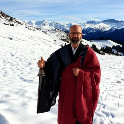 Asche verstreuen auf dem Berg - Abschiedsredner und Trauerredner - Zen Meister Vater Reding