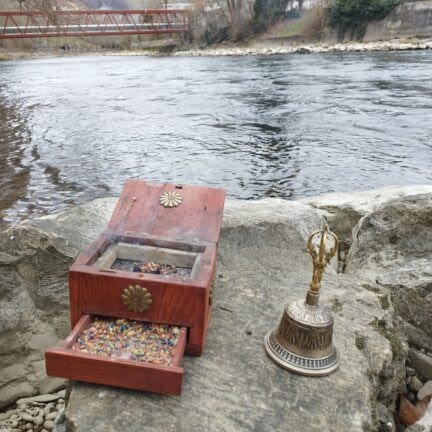 Asche verstreuen am Fluss - Limmat Baden - Trauerredner - Zen Meister Vater Reding