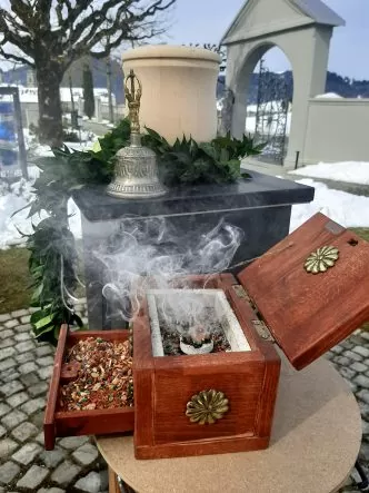 Beerdigung konfessionslos Einsiedeln mit Zen Mönch Marcel Reding