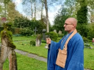 Gedenkzeremonie - 10 Jahre - Trauerredner - Zen Meister Reding